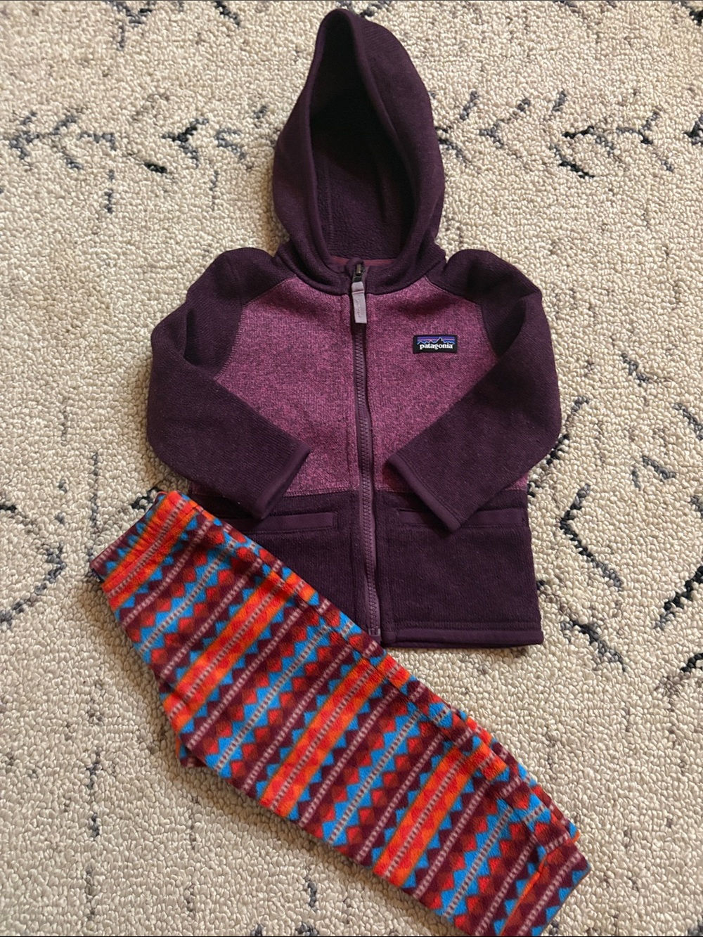 Patagonia Kids Purple & Maroon Hooded Fleece with western fleece pants 12-18 m